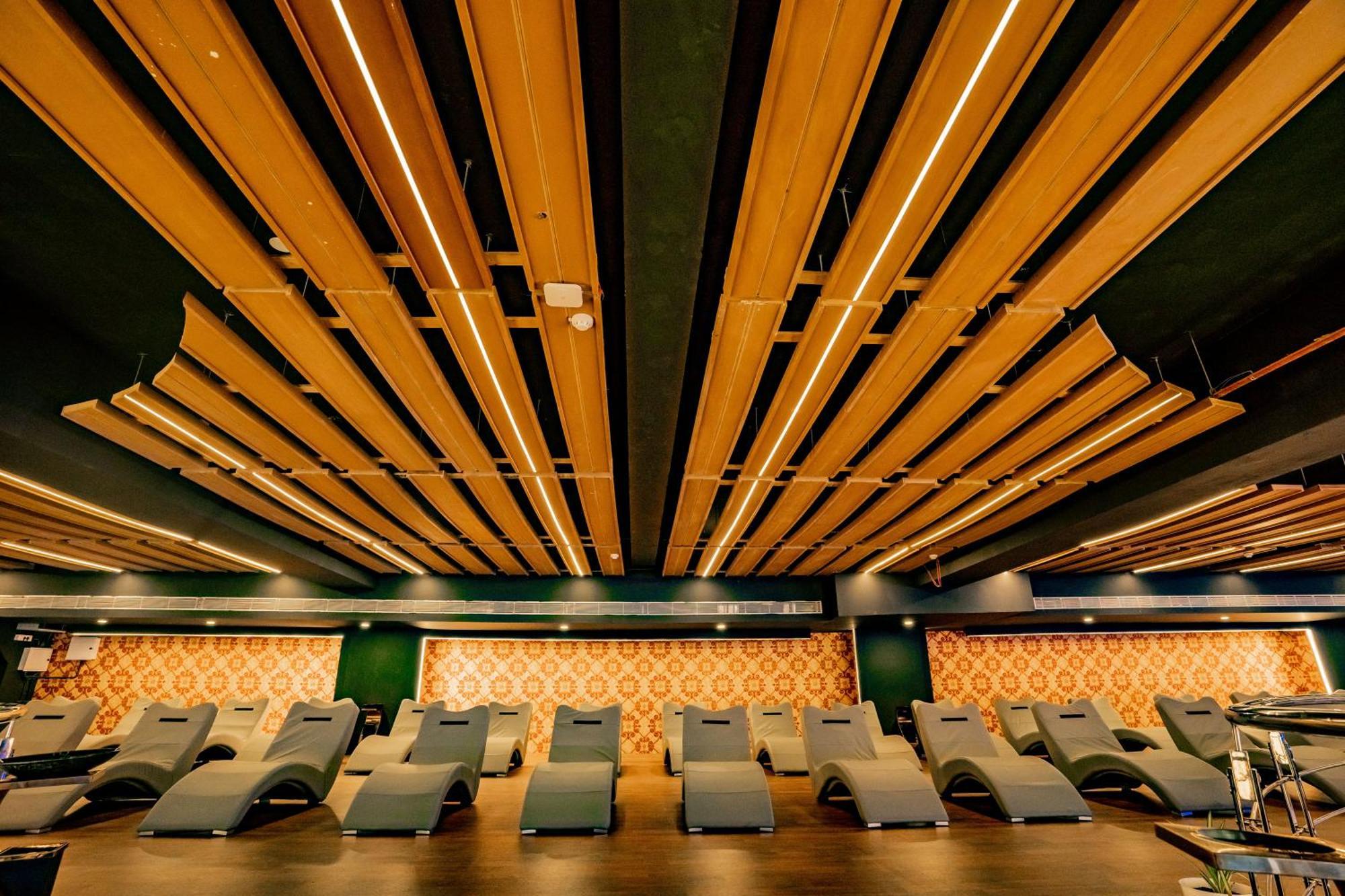 Отель Essotto Recreation Hub Бангалор Экстерьер фото